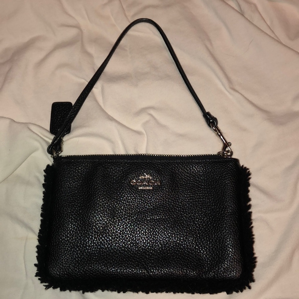 A Very Cute Coach Wristlet 🤘🏼...